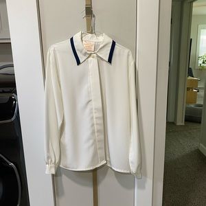 1980s Vintage Country Sophisticates Button Down Blouse navy lined collar